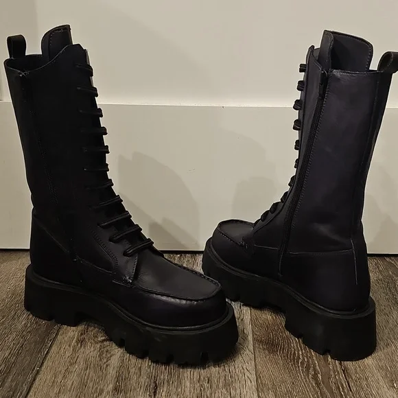 Epic FREE PEOPLE Lug Sole Platform Lace Up Boots